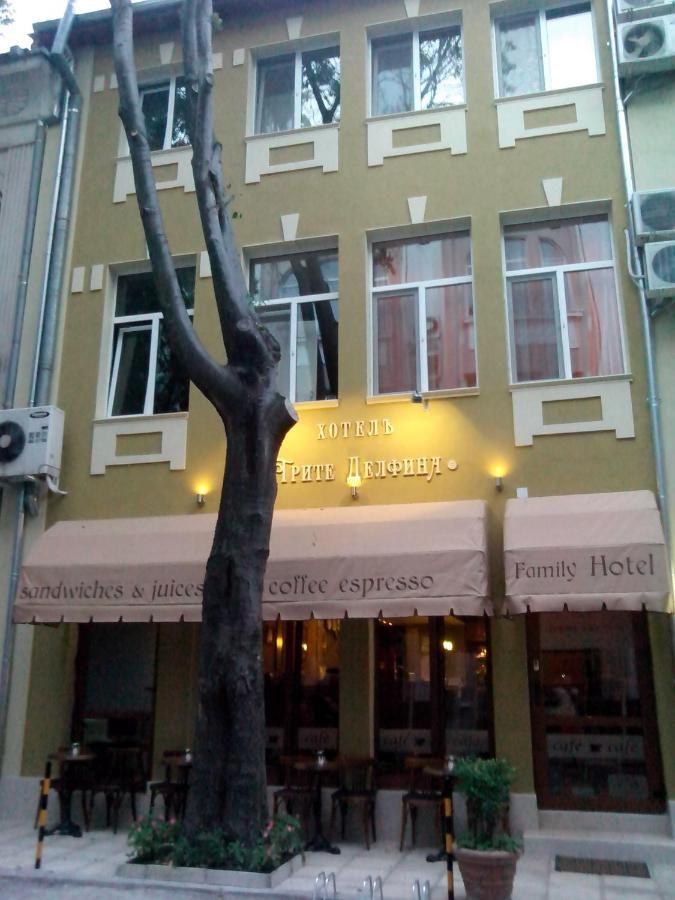Отель Three Dolphins Family Hotel Варна-5
